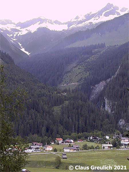 Elbigenalp mit Gibler-Alm (Bildmitte) Foto: Elbigenalp mit Gibler-Alm (Bildmitte)